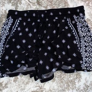 Black and white patterned flowy shorts